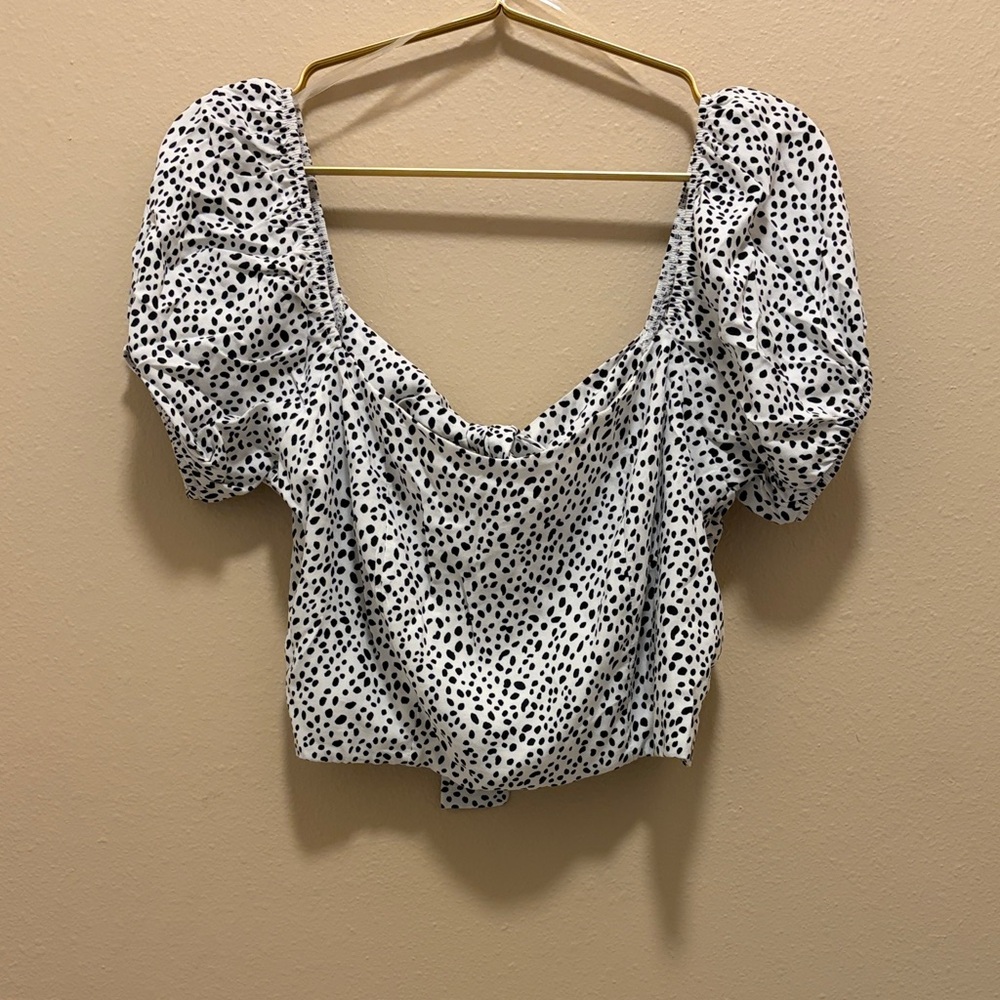 Altar'd State Black and White Puff Sleeve Blouse